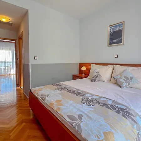 Bed and Breakfast Dorijini Dvori 4*