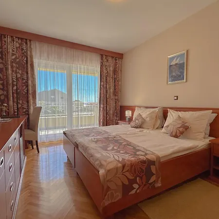 Bed and Breakfast Dorijini Dvori Baška Voda