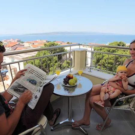 Alojamento de Acomodação e Pequeno-almoço Dorijini Dvori Baška Voda