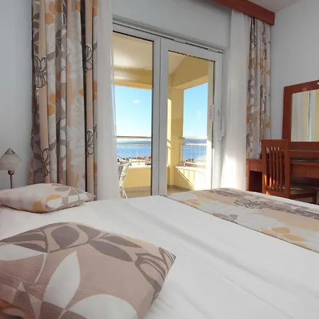 Dorijini Dvori Bed and Breakfast 4*