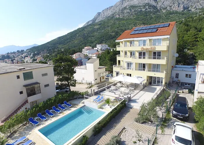 Dorijini Dvori B&B 4*