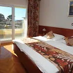Dorijini Dvori Bed & Breakfast 4*