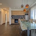Dorijini Dvori فندق مبيت وإفطار Baška Voda
