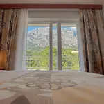 Dorijini Dvori 4*