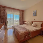 فندق مبيت وإفطار Dorijini Dvori Baška Voda