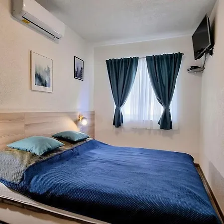Bed & Breakfast Dorijini Dvori Baska Voda