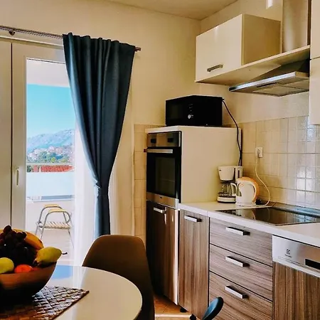 Dorijini Dvori Bed & Breakfast 4*