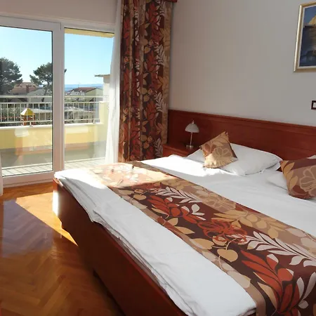 Dorijini Dvori Bed & Breakfast 4*