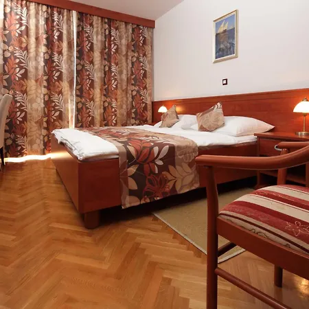 Bed & Breakfast Dorijini Dvori 4*