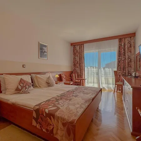Dorijini Dvori فندق مبيت وإفطار Baška Voda