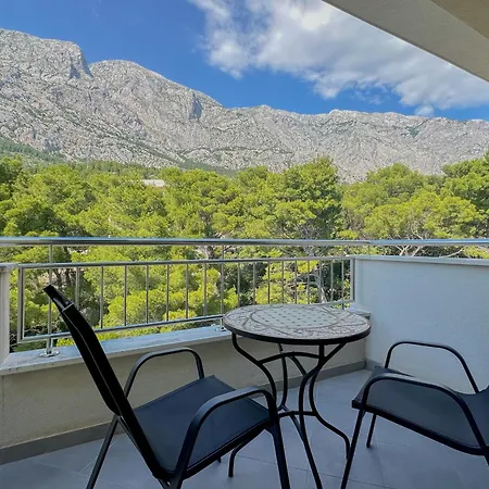 فندق مبيت وإفطار Dorijini Dvori Baška Voda