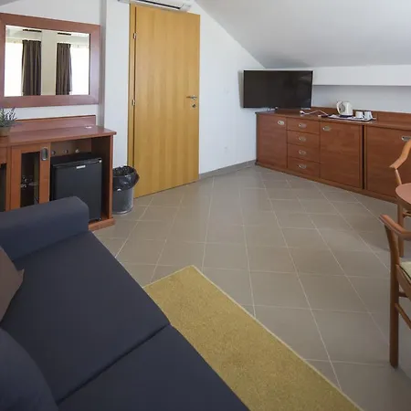 Dorijini Dvori Bed & Breakfast 4*