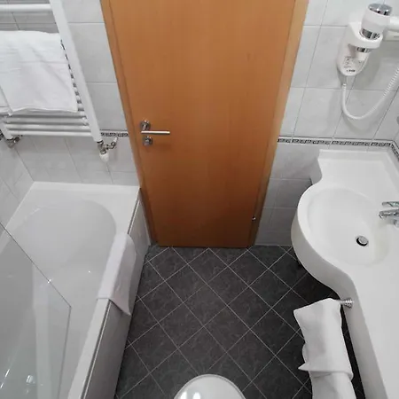 Dorijini Dvori Nocleg ze śniadaniem 4*