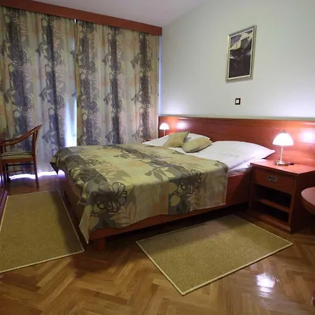 Bed & Breakfast Dorijini Dvori Baska Voda